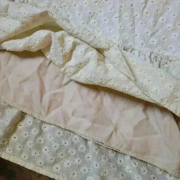 Roolee Flower Embroidered Blouse Size Medium - Picture 5 of 8